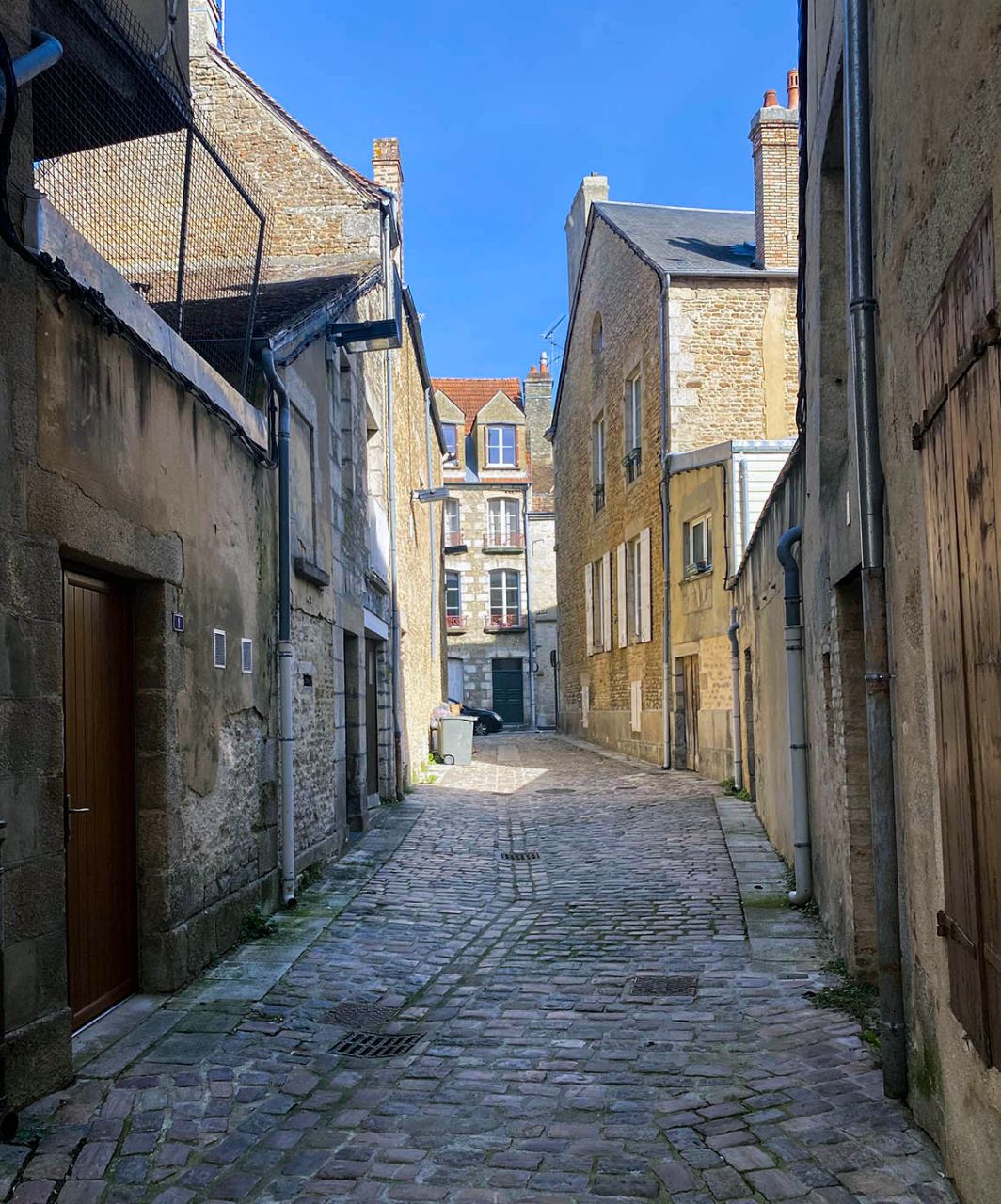 Незнакомец-Алансон Аленсон, Франция