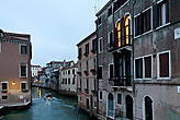 С приходом вечера Венеция совсем превращается в сказку.