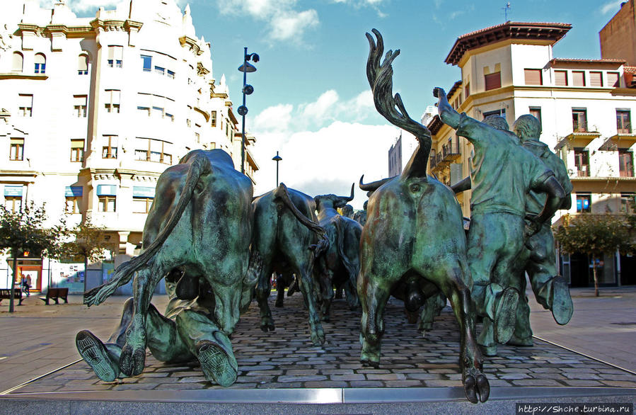 Monument to the Encierro Памплона, Испания