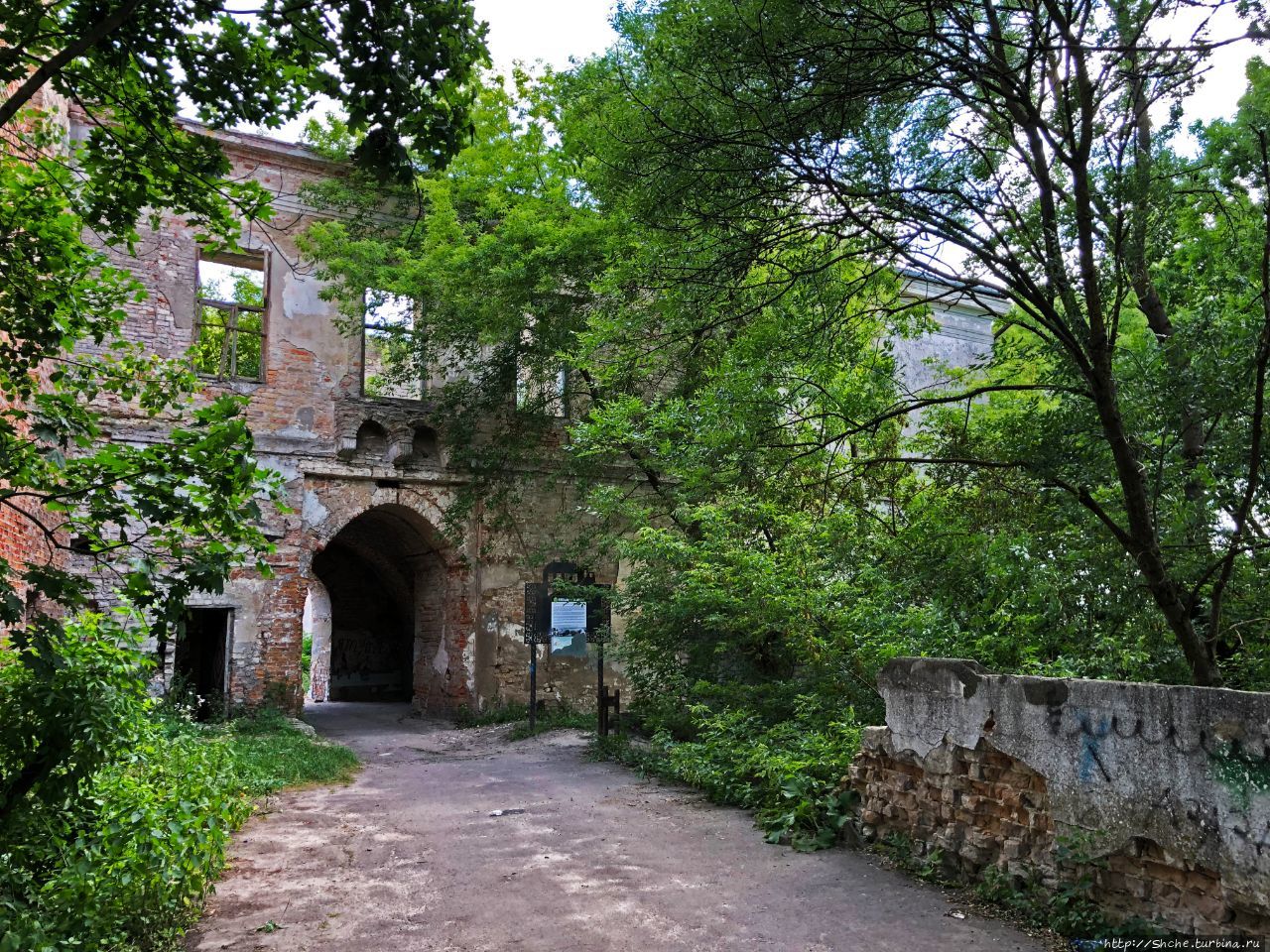 Клеваньский замок Клевань, Украина