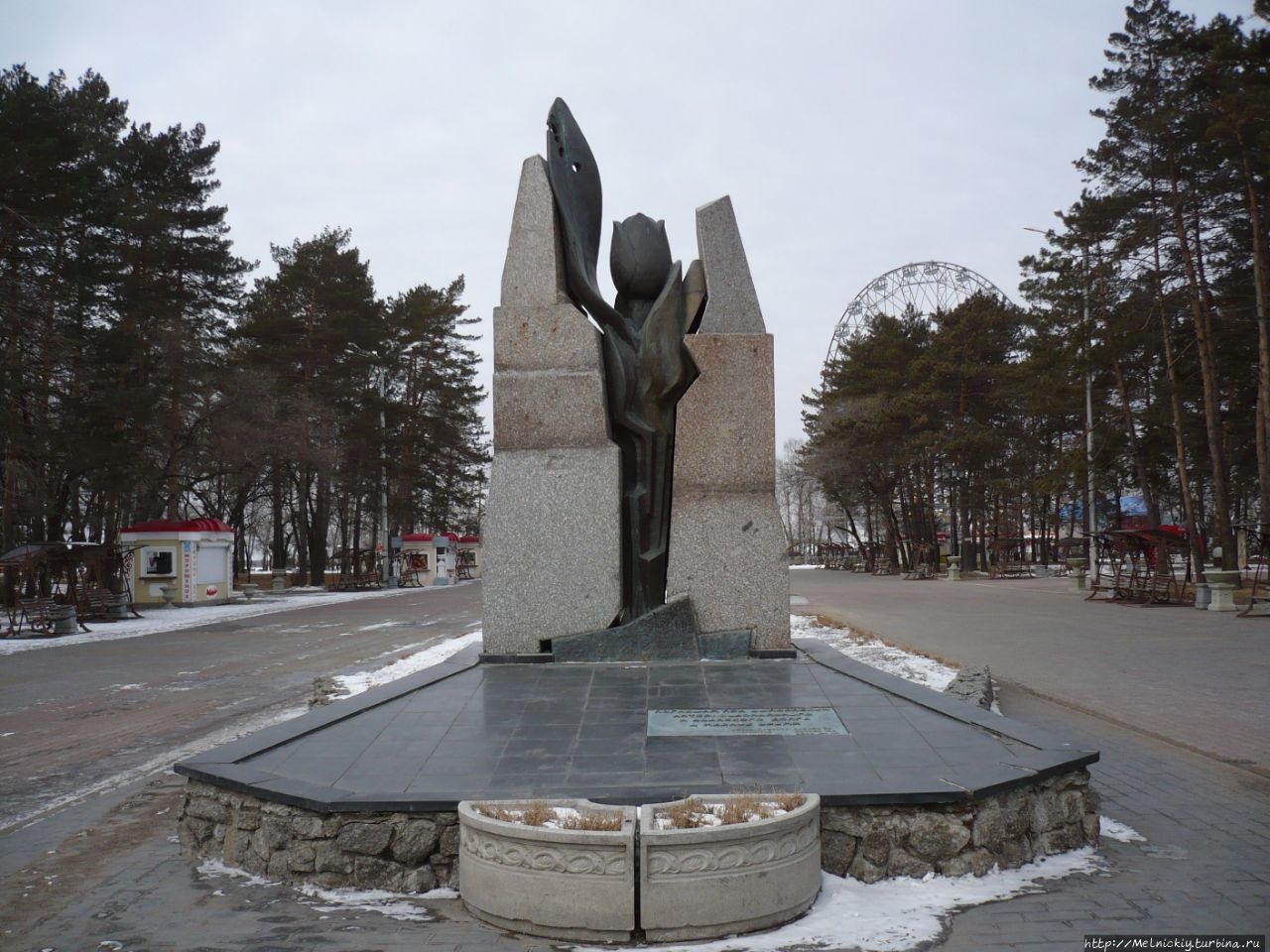 Монумент Черный Тюльпан Хабаровск, Россия