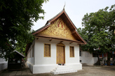 Одно из зданий кути для монахов на территориии  храмового комплекса Ват Сене Сук Харам. Фото из интернета