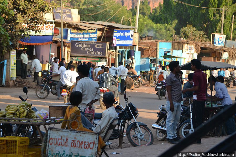 Город Бадами Штат Карнатака, Индия