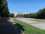 Недалеко от Петровского сквера находится площадь Победы и мемориальный комплекс  в честь защитников Воронежа, сражавшихся за город в 1942—1943 гг.