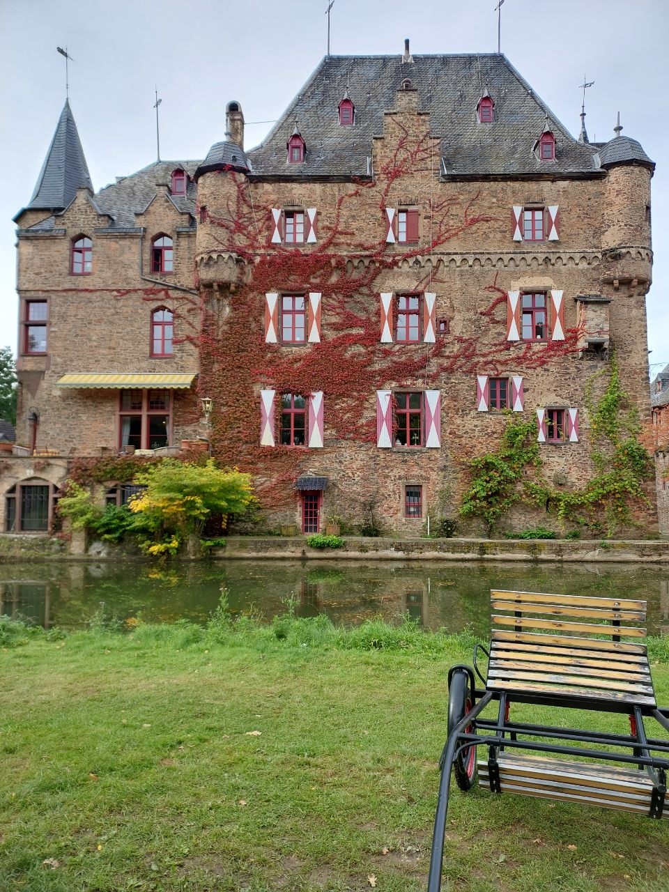Замок Затцвай Мехерних, Германия