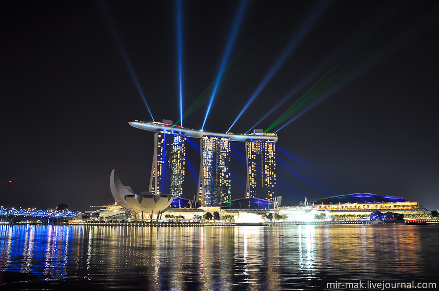 Лазерное шоу Marina Bay Sands, Сингапур Сингапур (город-государство)