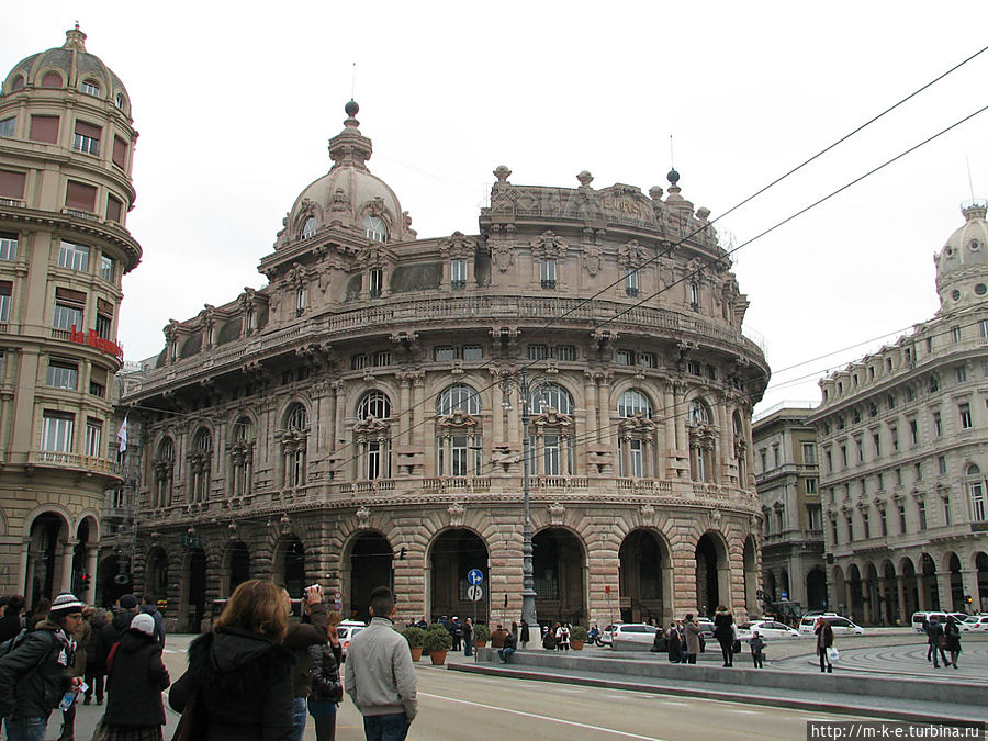 дворец Палаццо-делла-Борса, здание фондовой биржи Генуя, Италия