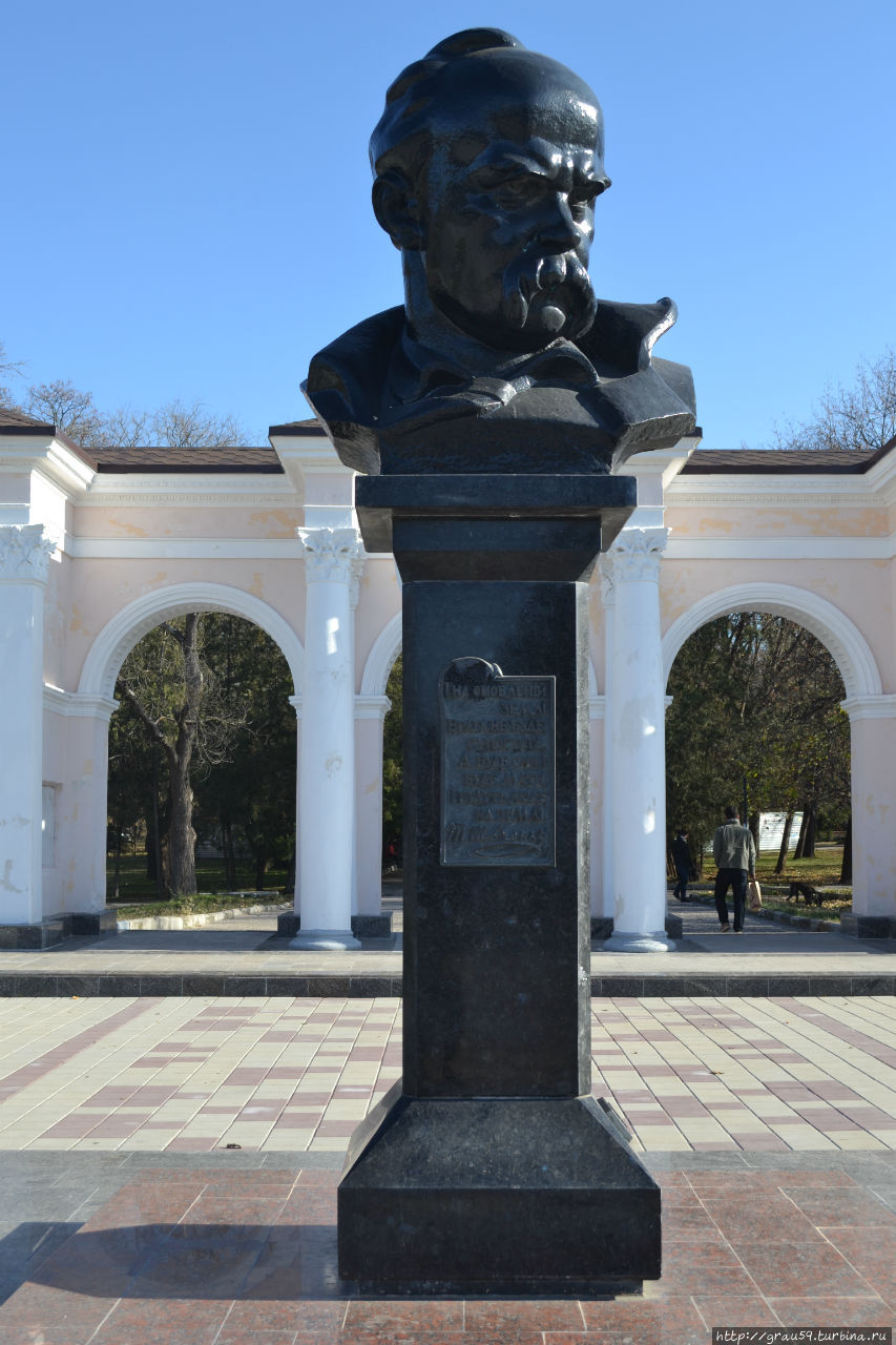 Памятник Тарасу Шевченко Симферополь, Россия