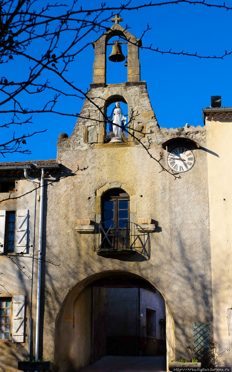 Камон, бэби Камон, Франция