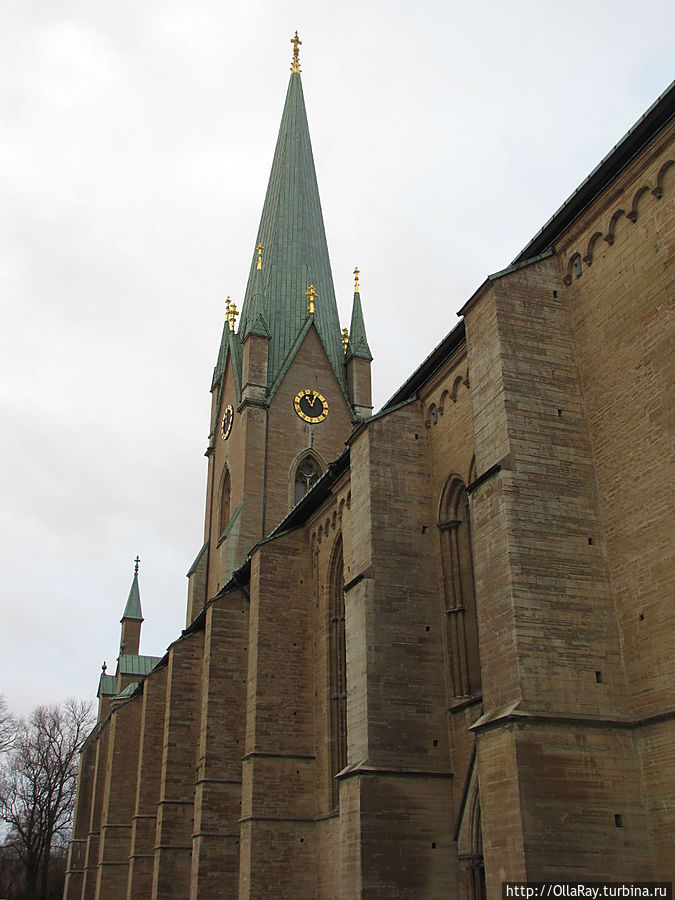 Главная достопримечательность города — романо-готический кафедральный собор 12 века. Линчёпинг, Швеция