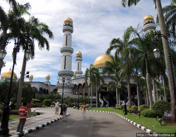 Мечеть Jame’Asr Hassanil 