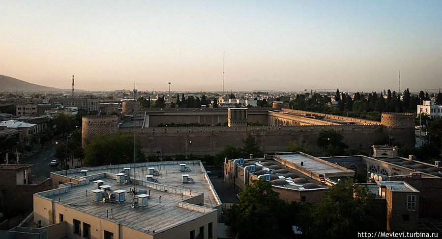 Рассвет над древним Ширазом Шираз, Иран