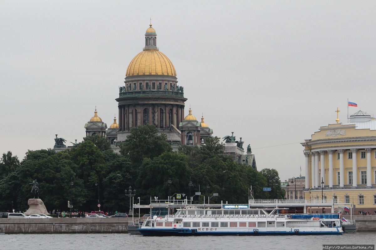 Прогулка по набережным Санкт-Петербурга Санкт-Петербург, Россия