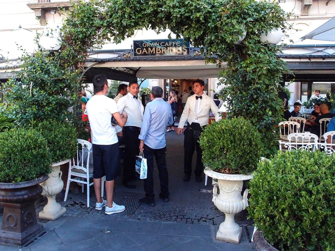 Гран кафе Гамбринус Неаполь, Италия