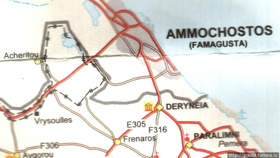 Толстая серая полоса — граница между Республикой Кипр и ТРСК, пунктирная линия — границы Декелии Версуллес, Кипр