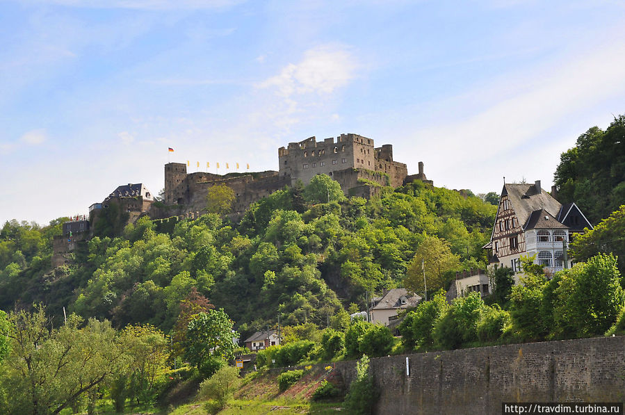 Руины замка Райнфельс