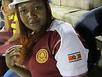 Болельщица в футболке местного клуба “Wanderers Manzini”. На рукаве – флаг Свазиленда