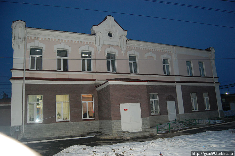 Железнодорожный вокзал на станции Узуново / Railway station Uzunovo