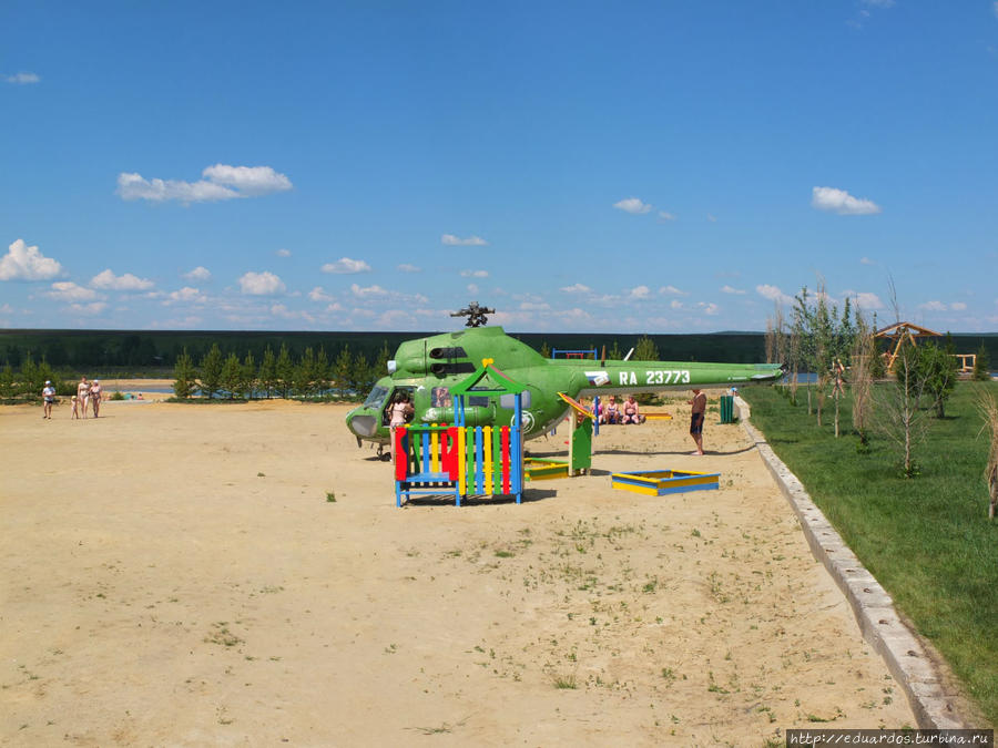 Вертолет для ребятишек в огромной песочнице))) Красноярск, Россия
