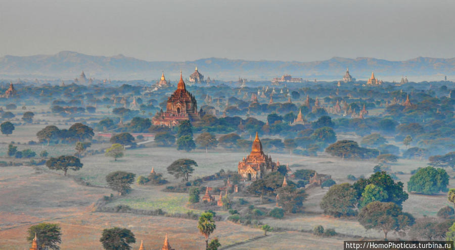 Над Баганом на шаре Баган, Мьянма