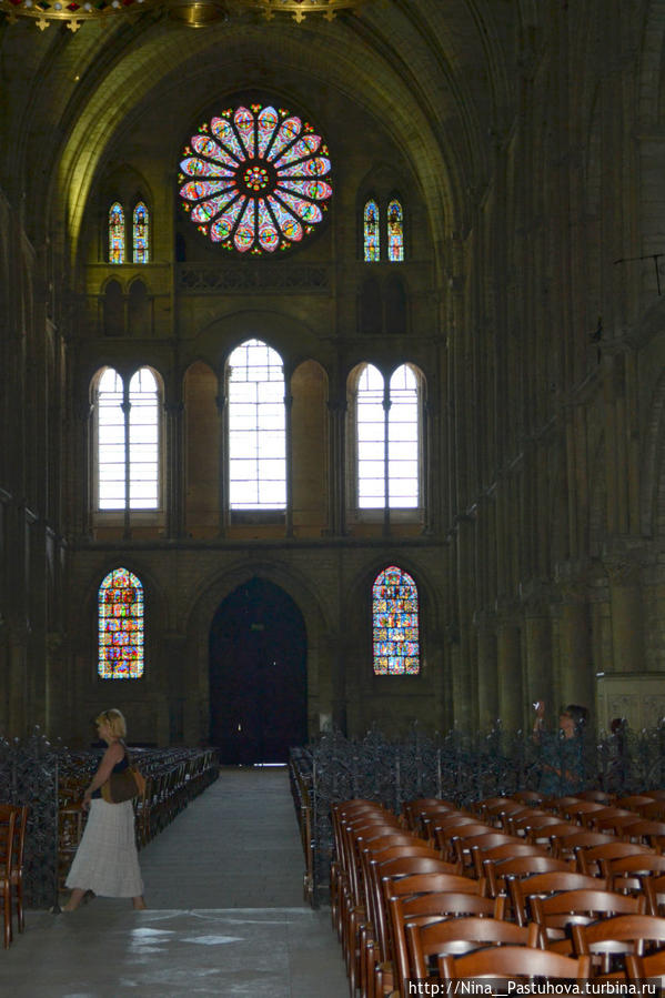 Базилика Святого Ремигия  и  крещение  Хлодвига Реймс, Франция