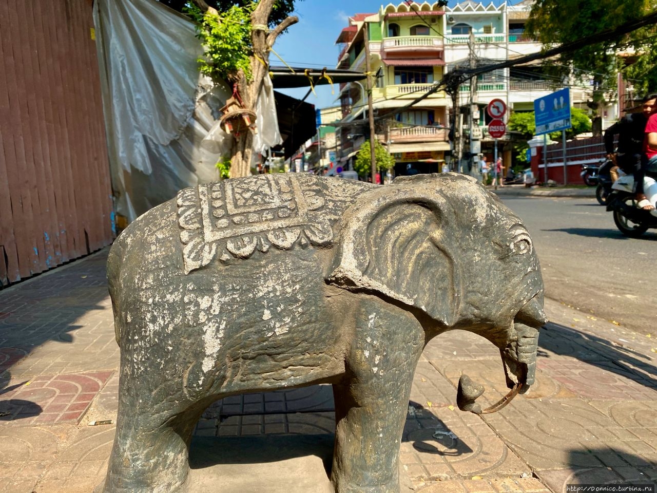 По улицам слона водили...