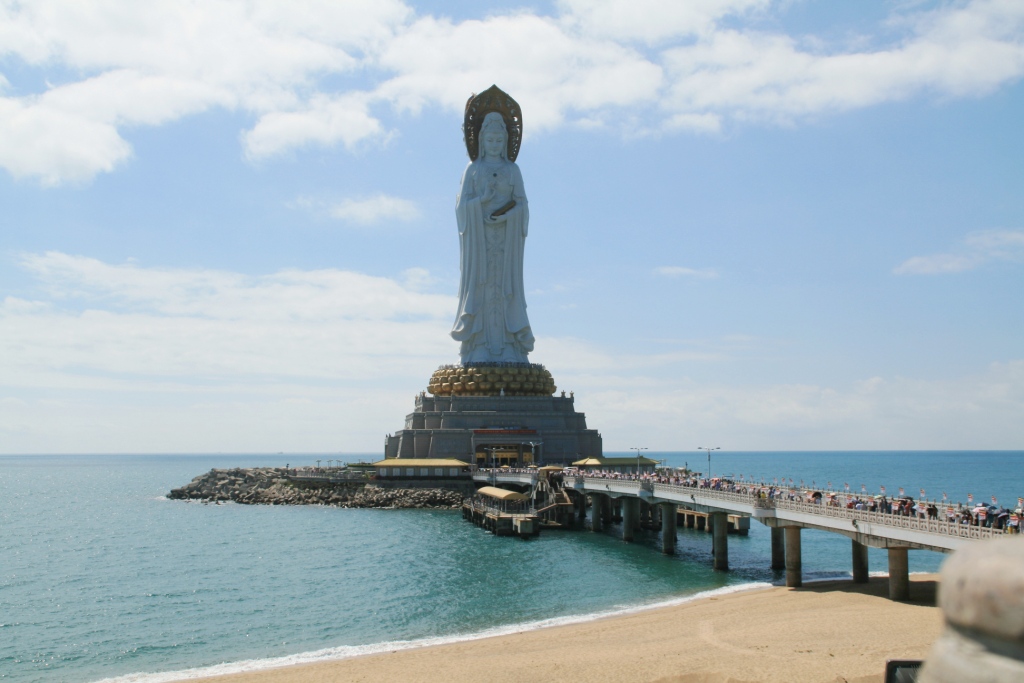 Скульптура богини милосердия, 108 метров Санья, Китай
