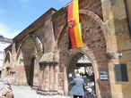 Руины Аббатства Екенберда, XII век — самое старое здание в Франкентале. Аббатство изначально было госпиталем при Вормсском архиепископе.