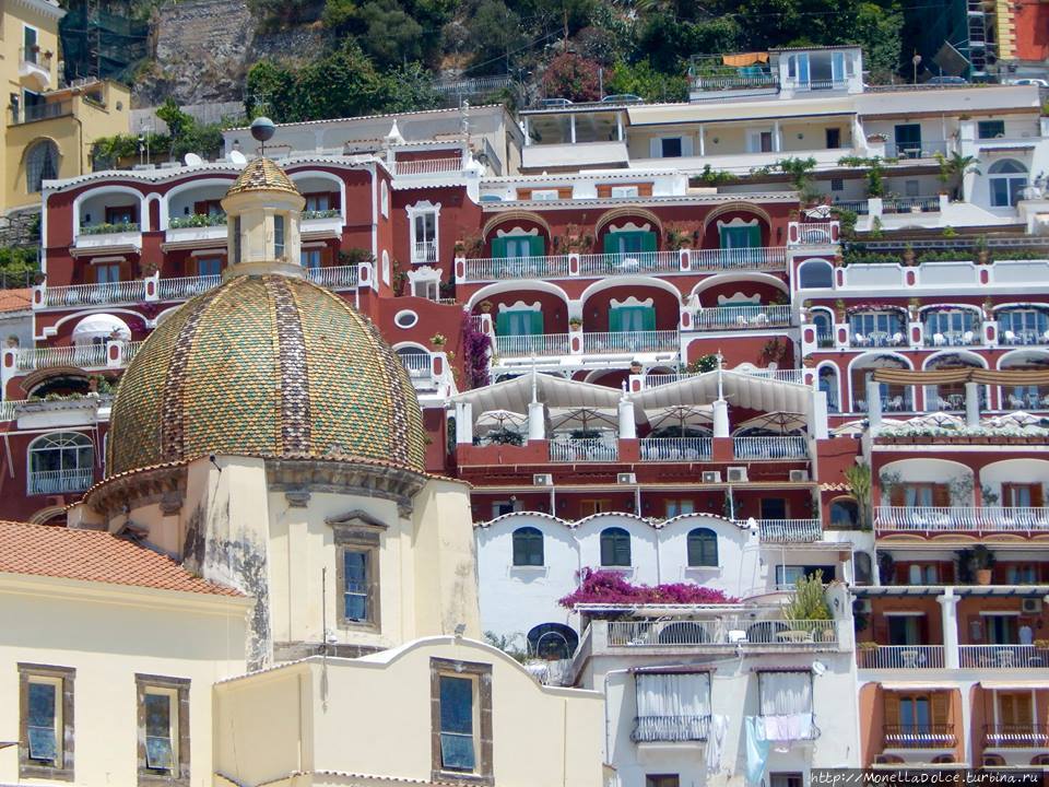 Positano:маршрут сверху вниз до набережной Marina Grande Позитано, Италия