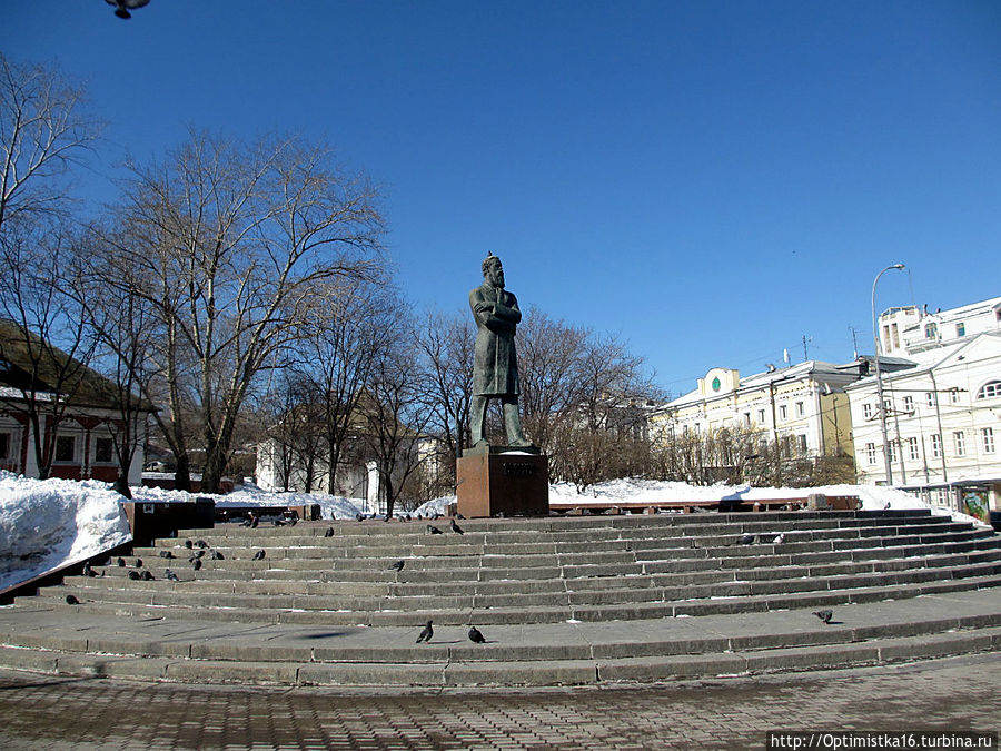 Энгельс, его памятник и я Москва, Россия