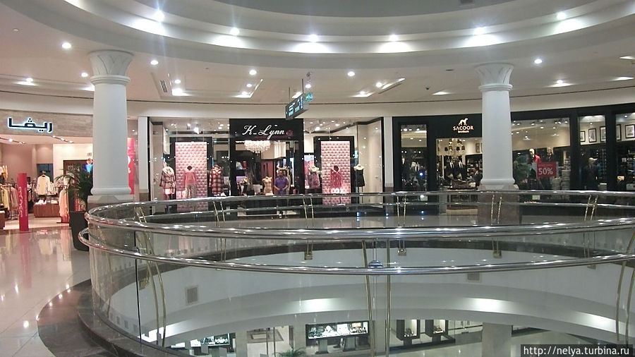 Тц сити центр. Дейра Сити центр магазины. Дейра Сити центр Дубай магазины. ТЦ Дейра Сити в Дубае. Метро Дейра Сити-центр.