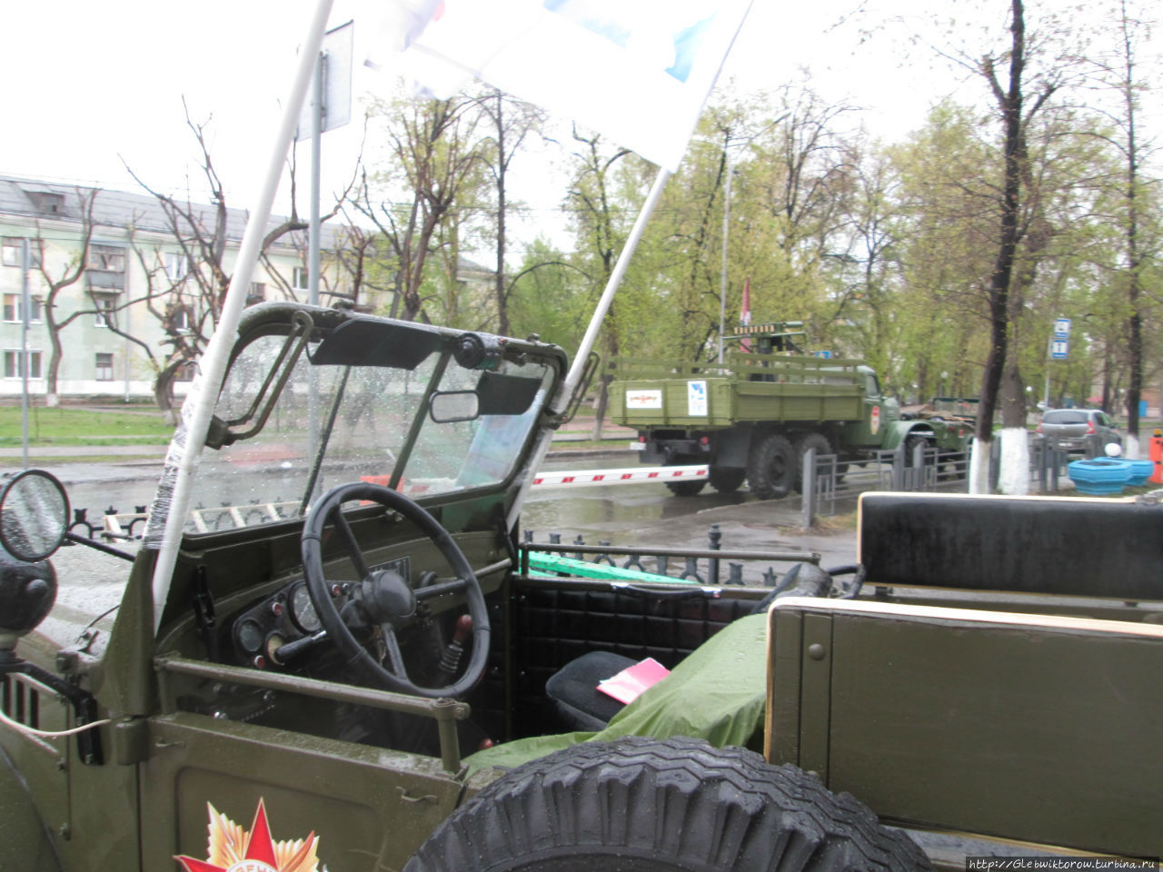 Выставка старых автомобилей на День Победы Тюмень, Россия