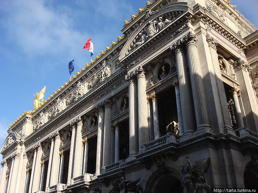 С разных сторон