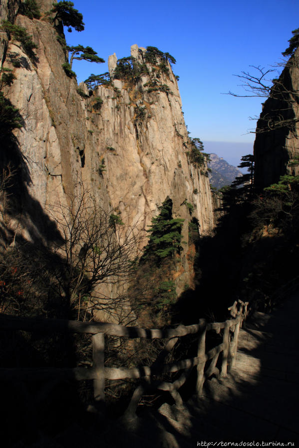 Поход в горы Хуаншань и страх высоты. Хуаншань, Китай