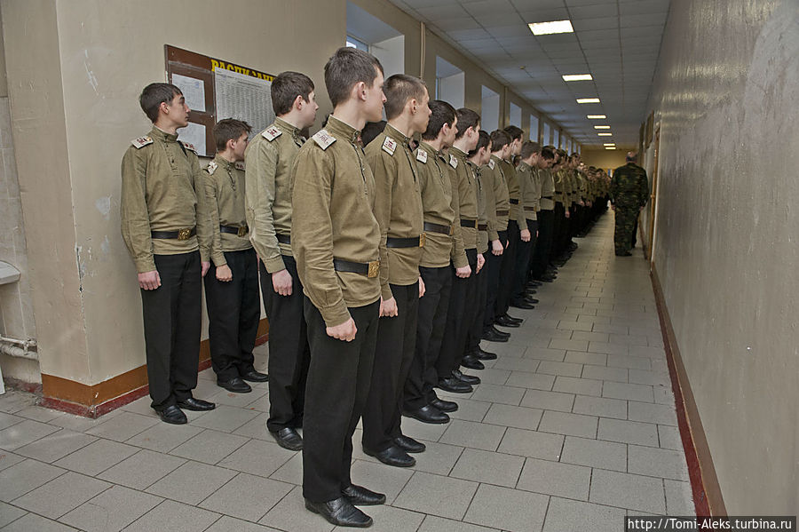 Утреннее построение в 8.30...
*