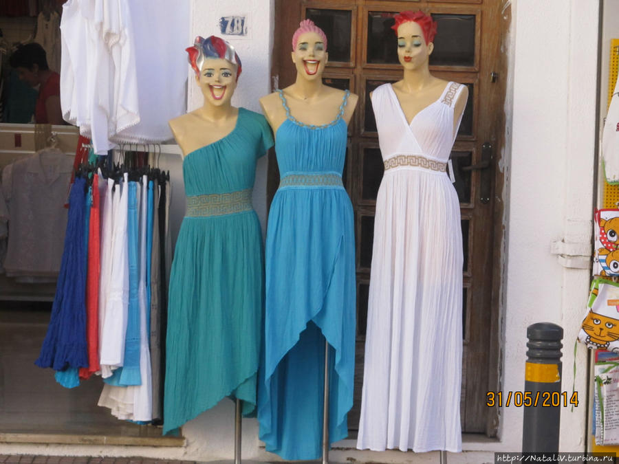 Вот такие оригинальные манекены встретилинь в магазинчиках г. Херсонисос Остров Крит, Греция