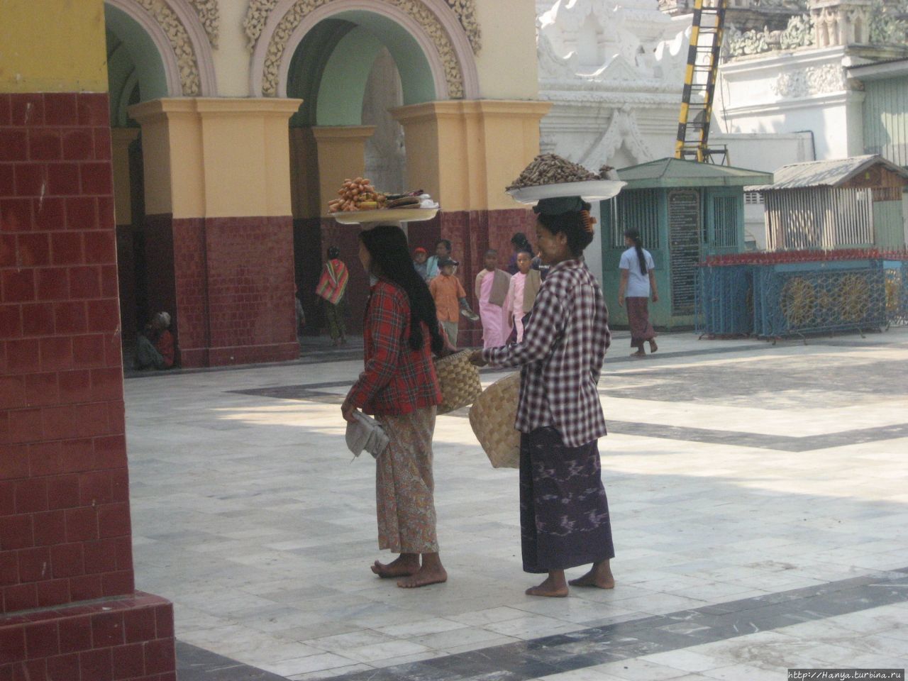 Пагода Махамуни в Мандалае Мандалай, Мьянма