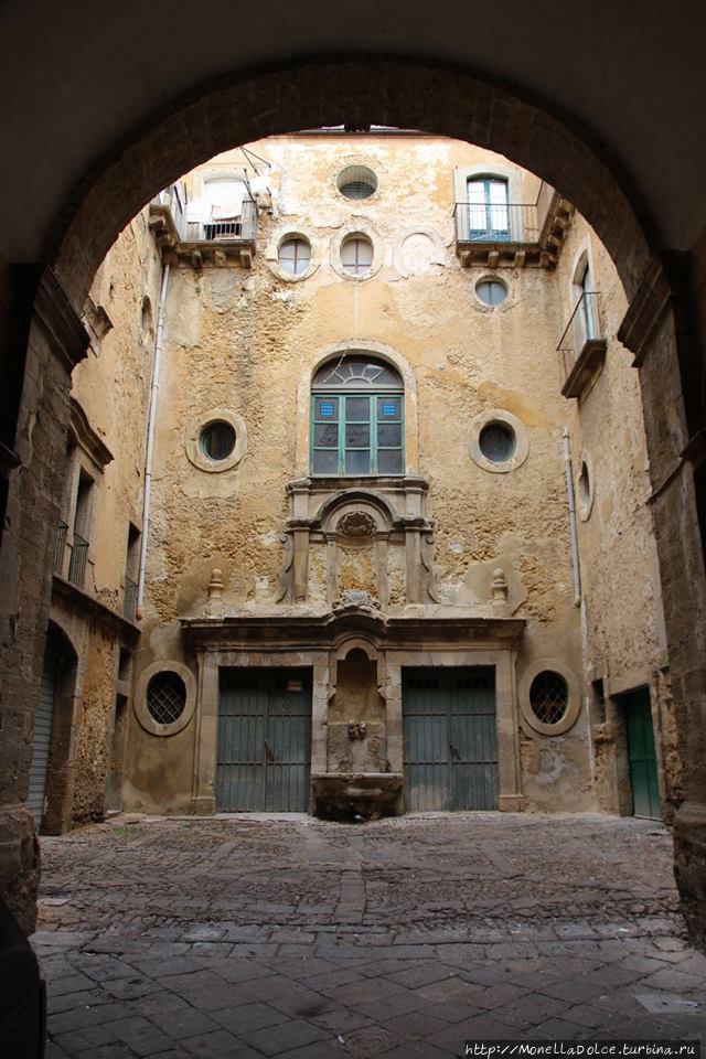 Кальтаджиронэ: архитектура барокко  сичилиано Кальтаджироне, Италия