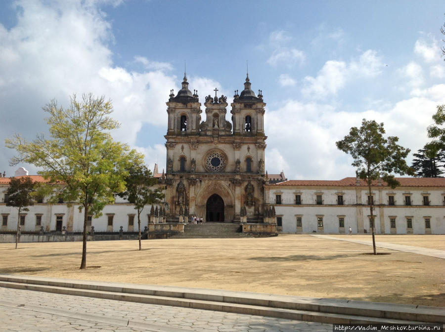 Цистерианский Монастырь Санта-Мария де Алкобаса. Алкобаса, Португалия