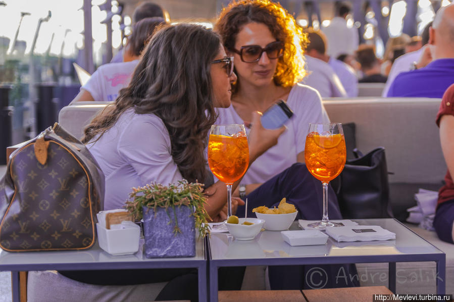 На террасе Универмага La Rinascente — Милан, Италия Милан, Италия