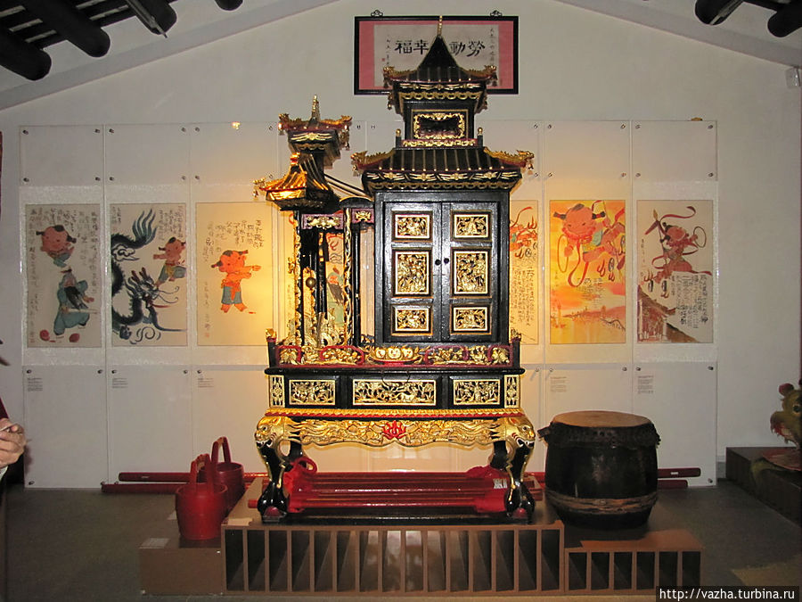 Маленький музей рядом с храмом Полуостров Макао, Макао
