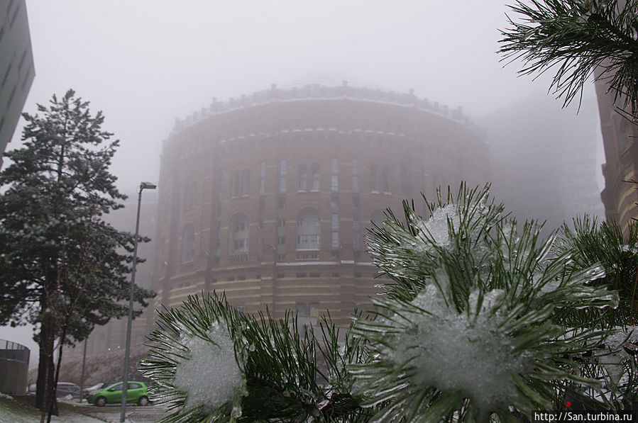 Газометры в тумане Вена, Австрия