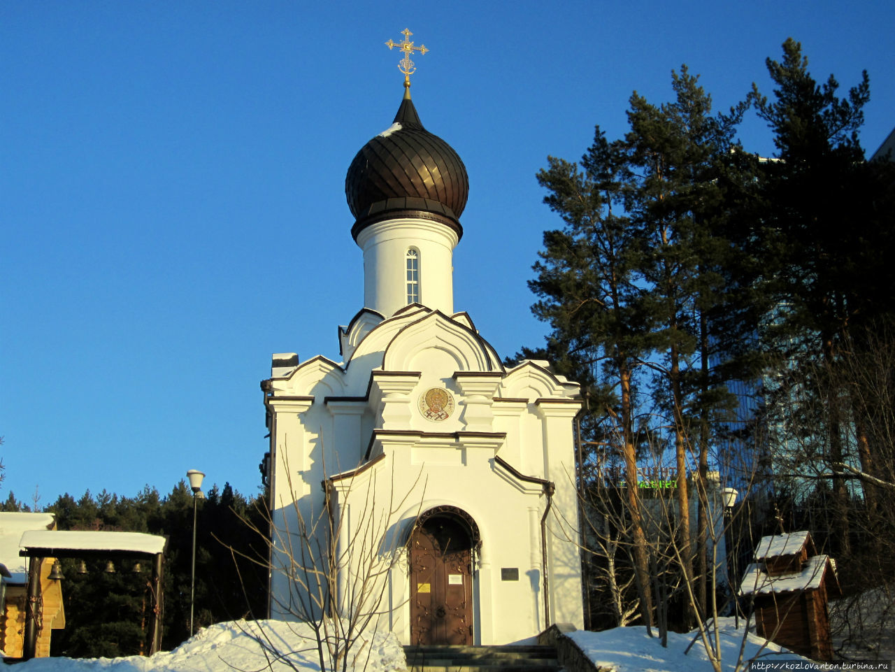 Церковь Св.Николая перед санаторием Россия. Белокуриха, Россия