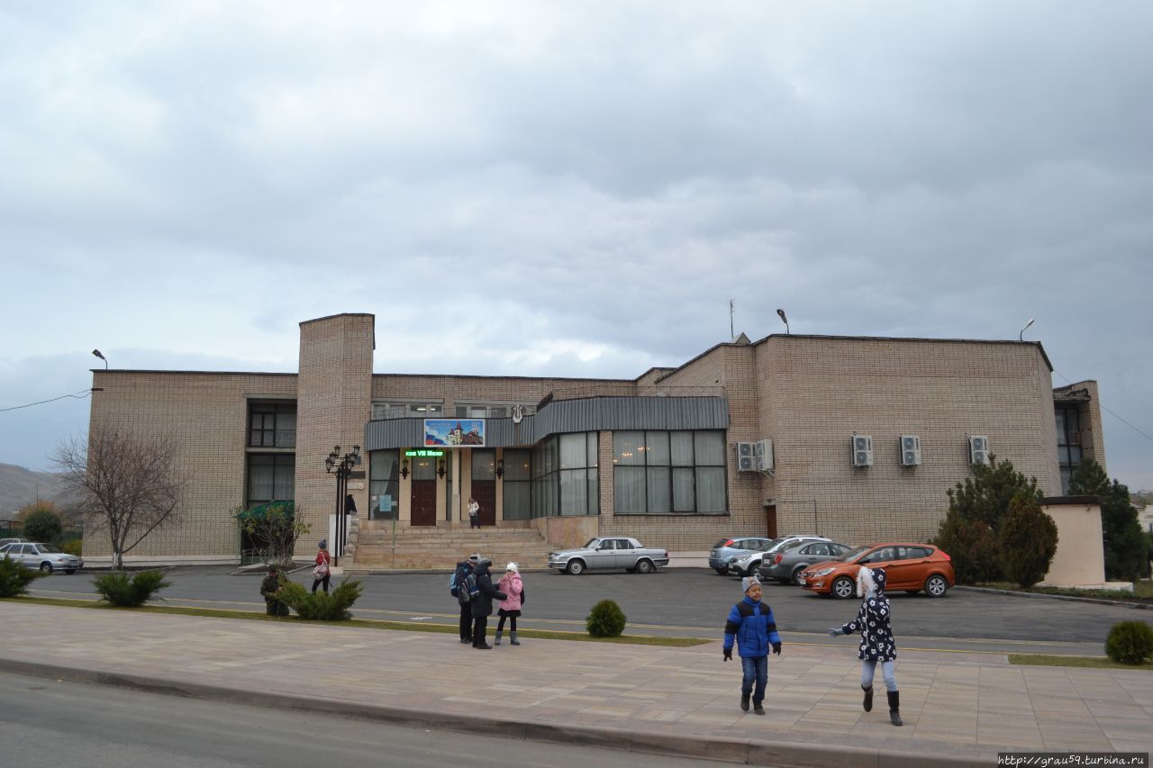Новое здание музыкального училища Вольск, Россия