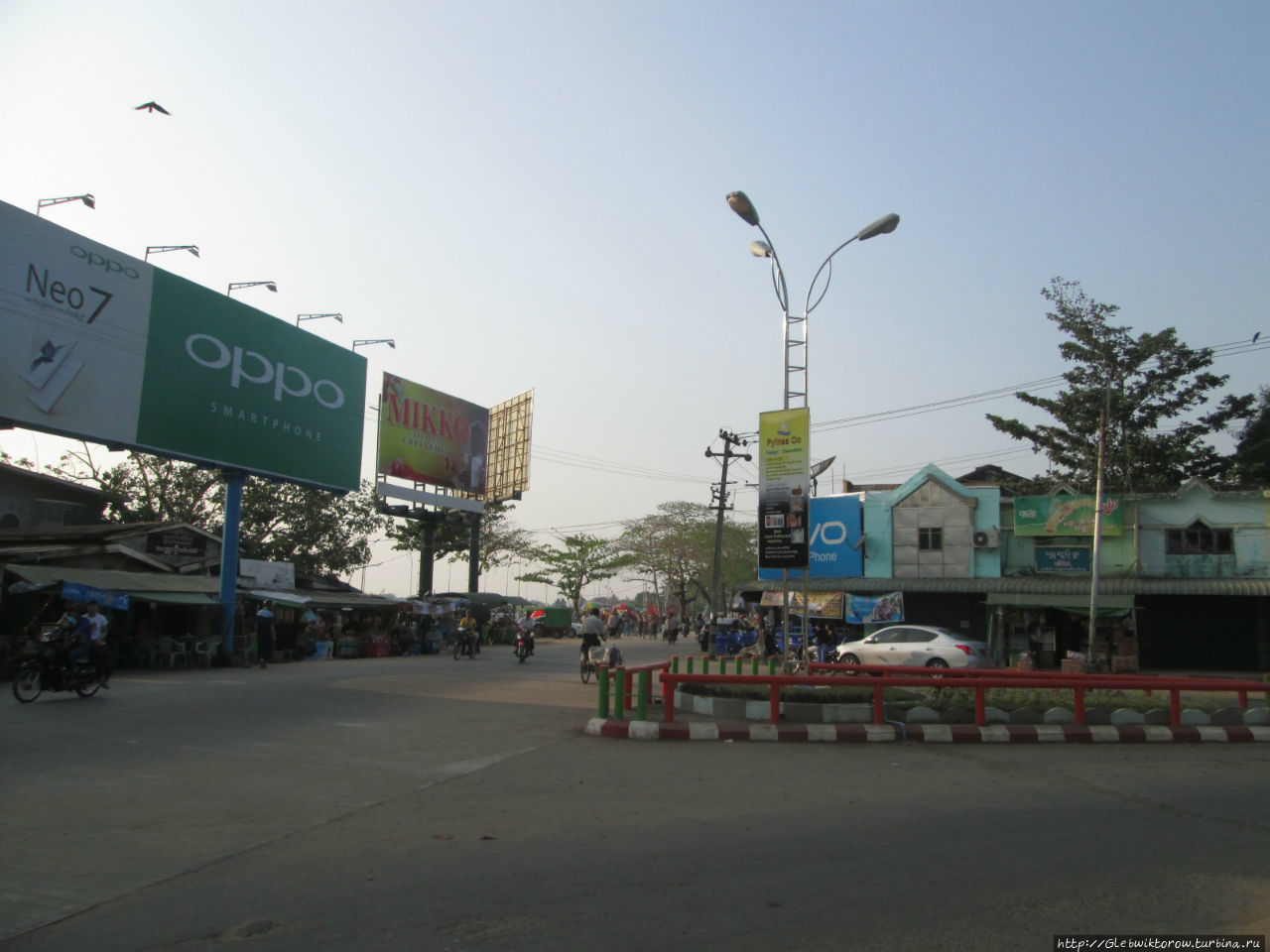 Пешком по центру города до мэрии Патейн, Мьянма