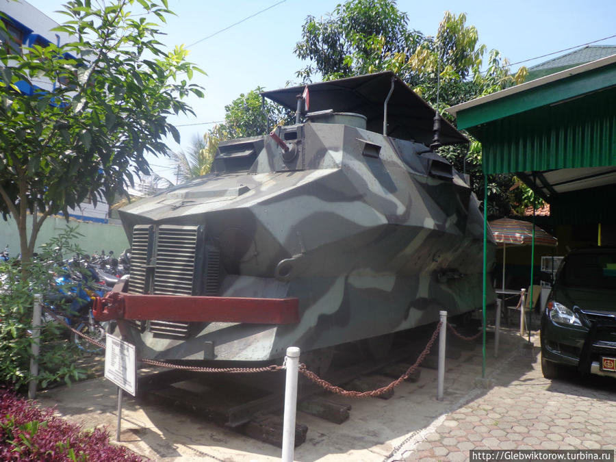 Выставка военной техники Бандунг, Индонезия