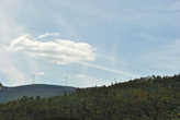 Ещё один вид на холмы вокруг Алвару.
Слева заметны крайние ветряные электростанции в длинном ряду.