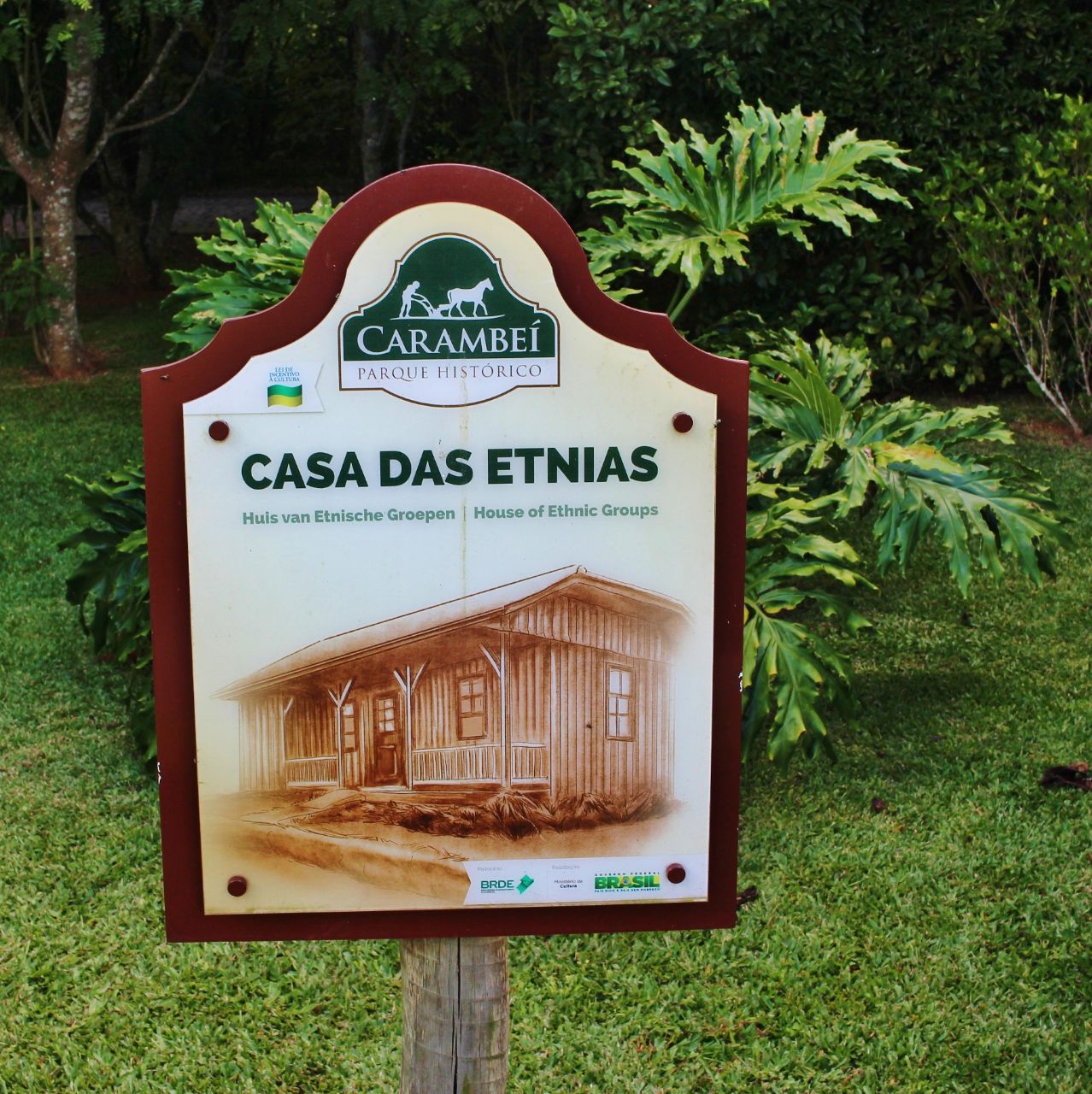 Парк-музей голландской колонии Карамбэи, Бразилия