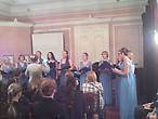 Женский камерный хор Кантилена-исполняют старинные русские песни и духовные произведения.
Победители конкурса самодеятельных хоров в Италии.