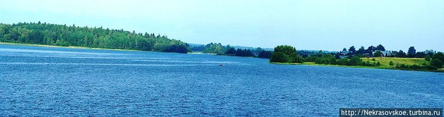 Панорама Бородаевского озера от входа в монастырь